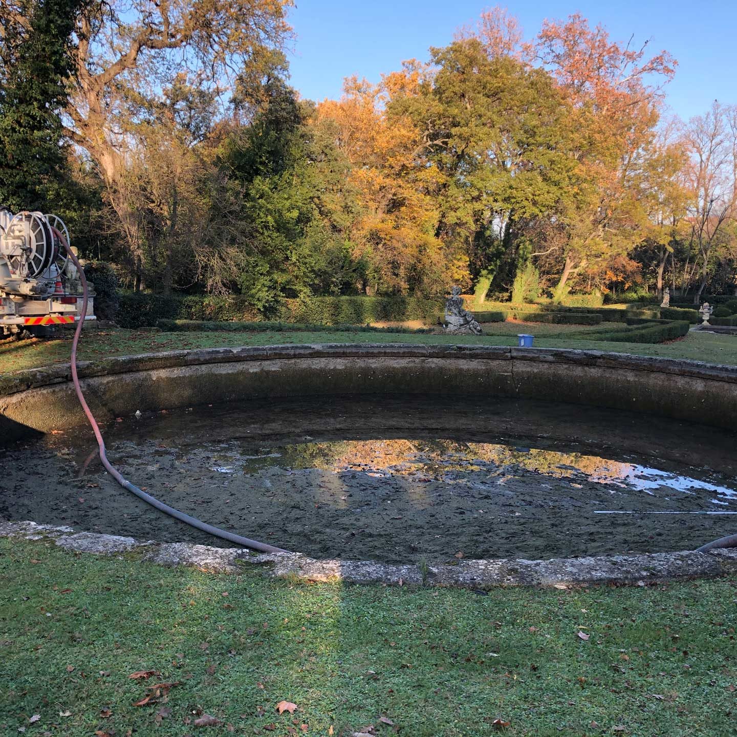 Pompage et nettoyage du bassin - Château d’Engarran à Lavérune